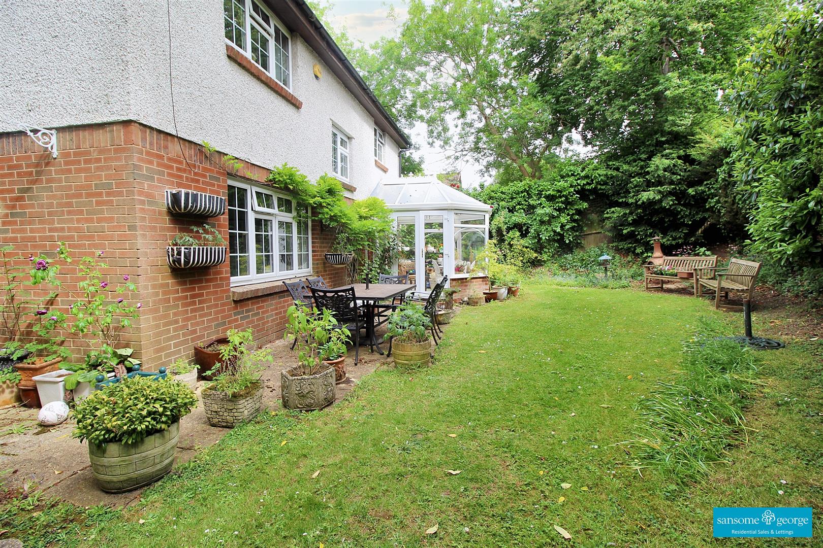 Simons Close, Tilehurst, Reading